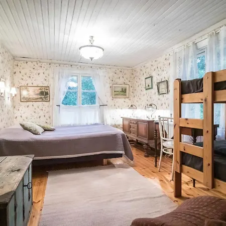 Hébergement de vacances Puutarhurin Moekki By Interhome Tallnäs